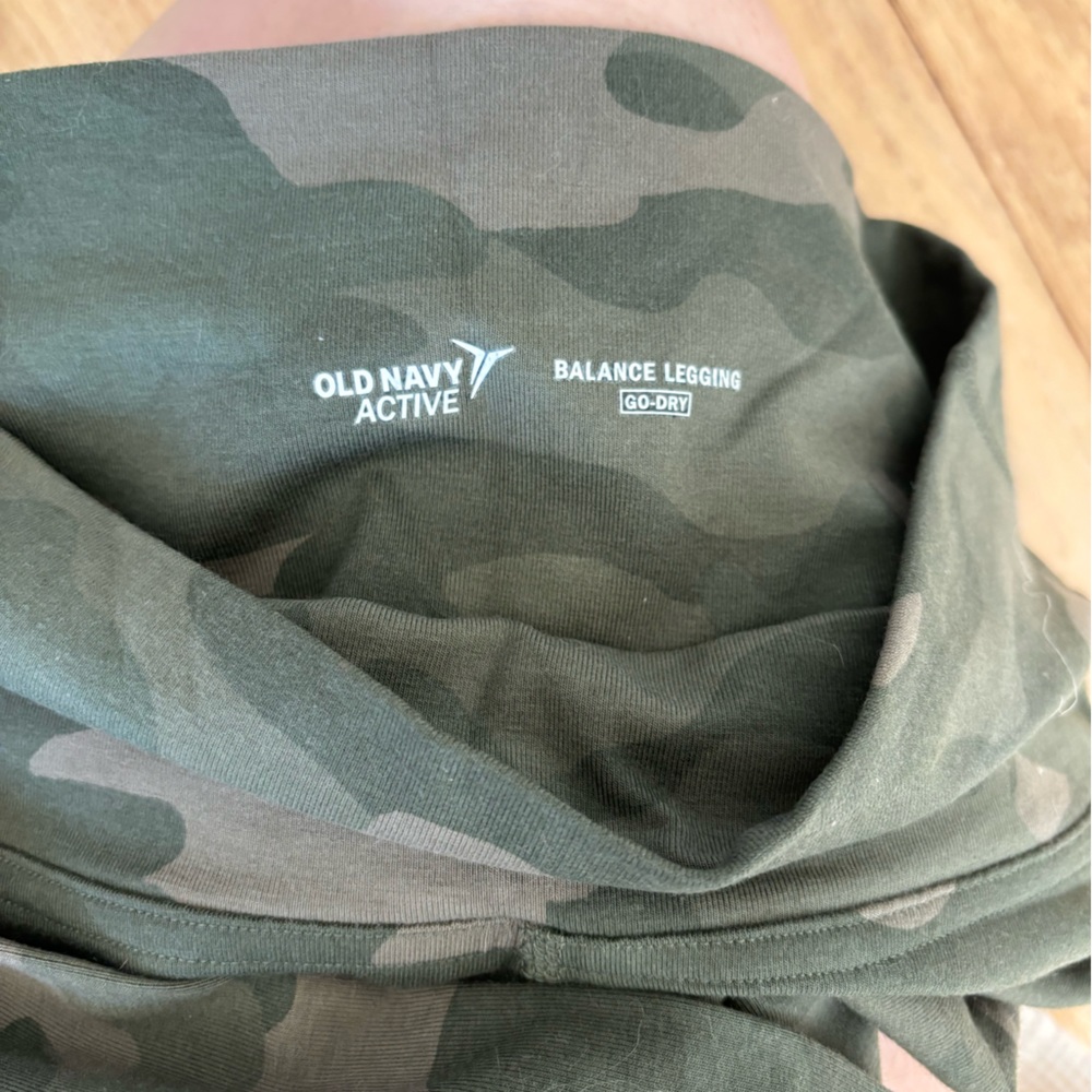Old Navy Balance Leggings | size small - Picture 3 of 6